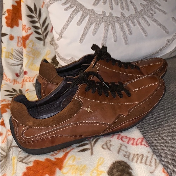 pikolinos mens walking shoes